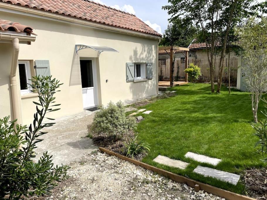 Petite Maison Avec Jardin Au Calme ฟลัวแรค ภายนอก รูปภาพ